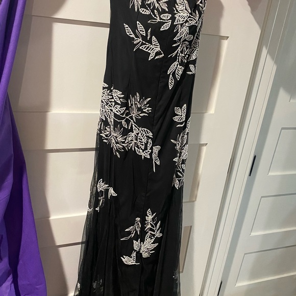 Cache Black strapless formal with white beading. Size 4. - Picture 4 of 6